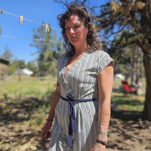 Jumpsuit with belt - Picture 2 of 6